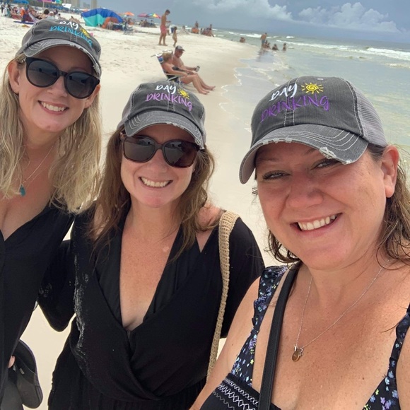 Meet your Posher, Liz - Picture 2 of 3